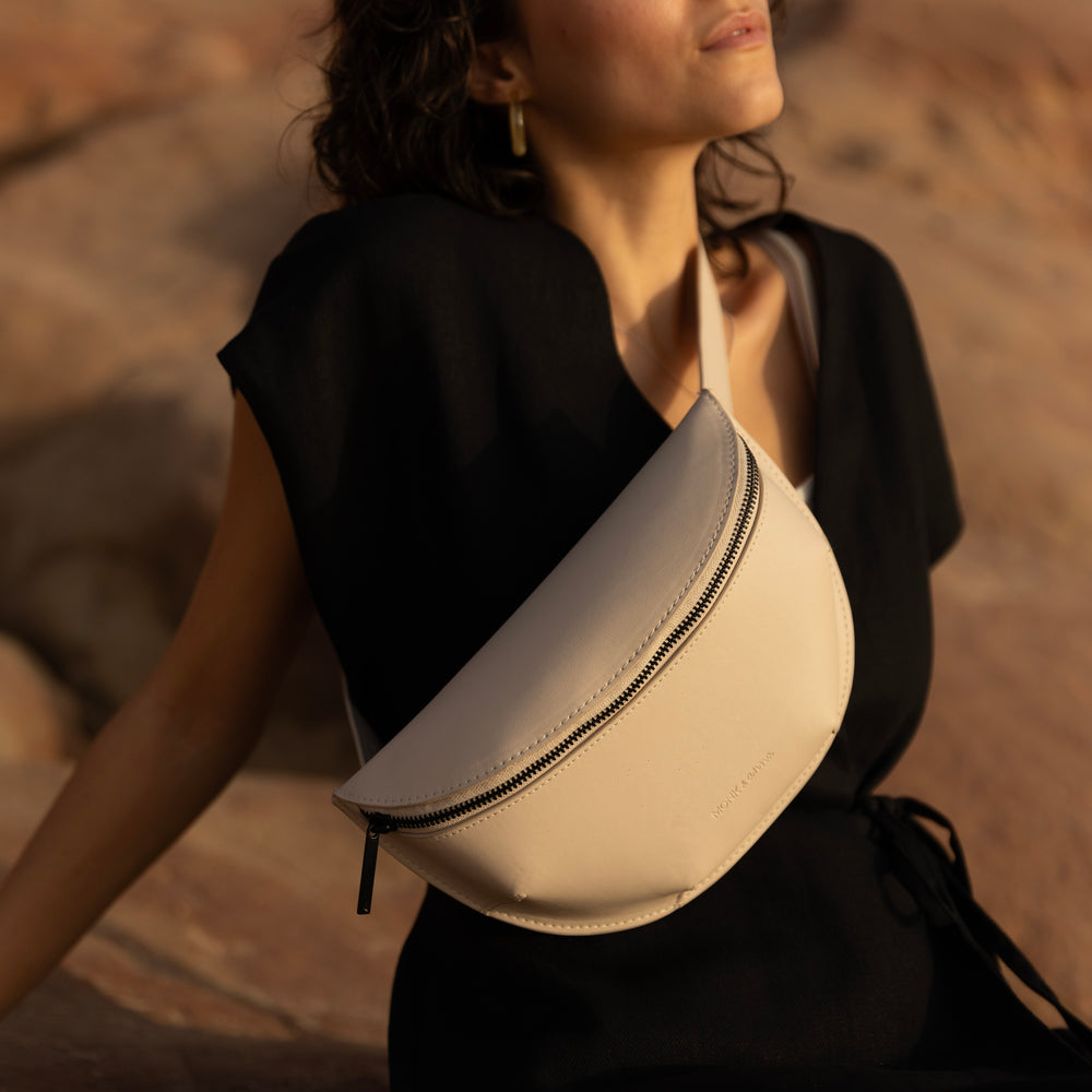 
                      
                        Handtas Susuki Belt Bag-stone
                      
                    