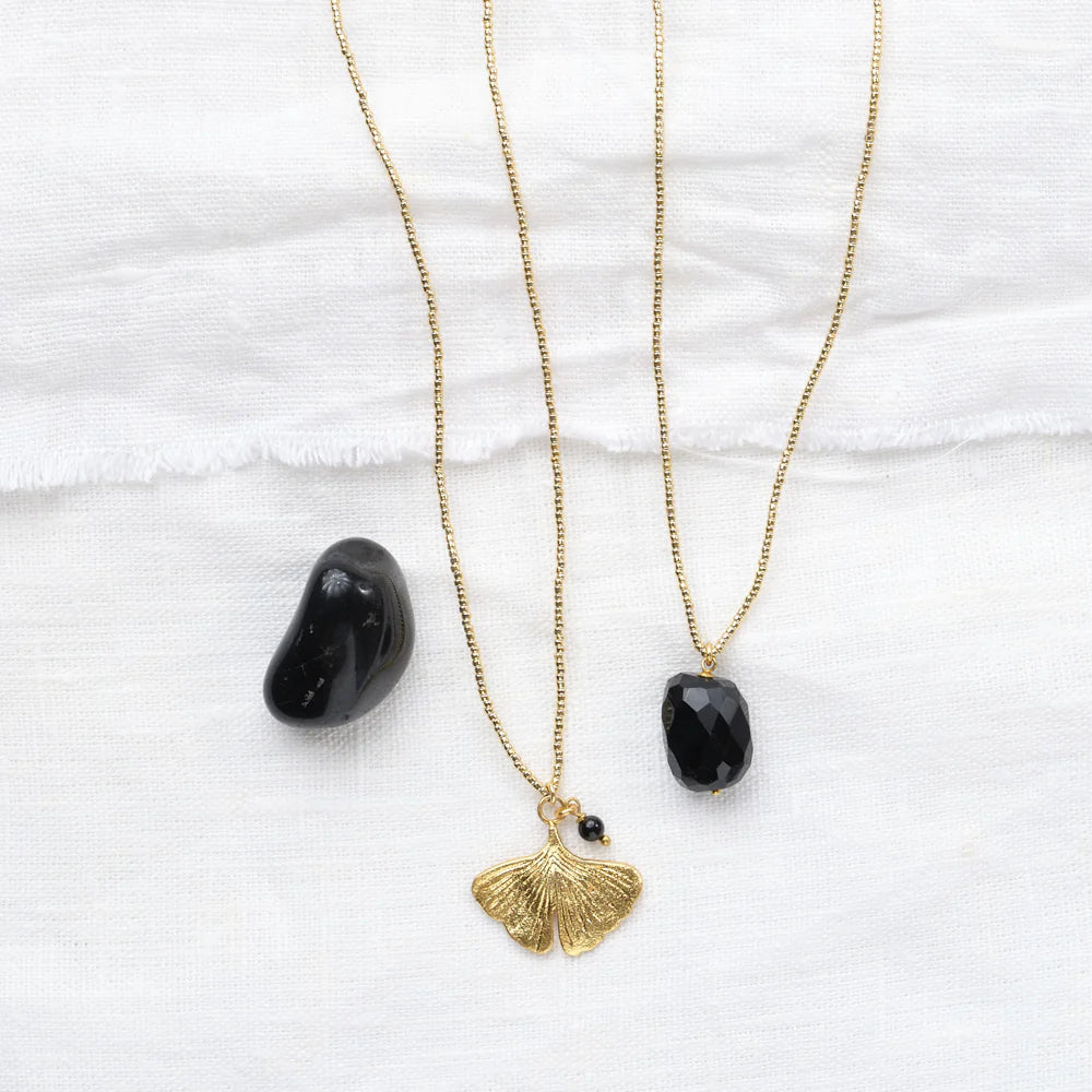
                      
                        Ketting Paradise Ginkgo Black Onyx-gold
                      
                    