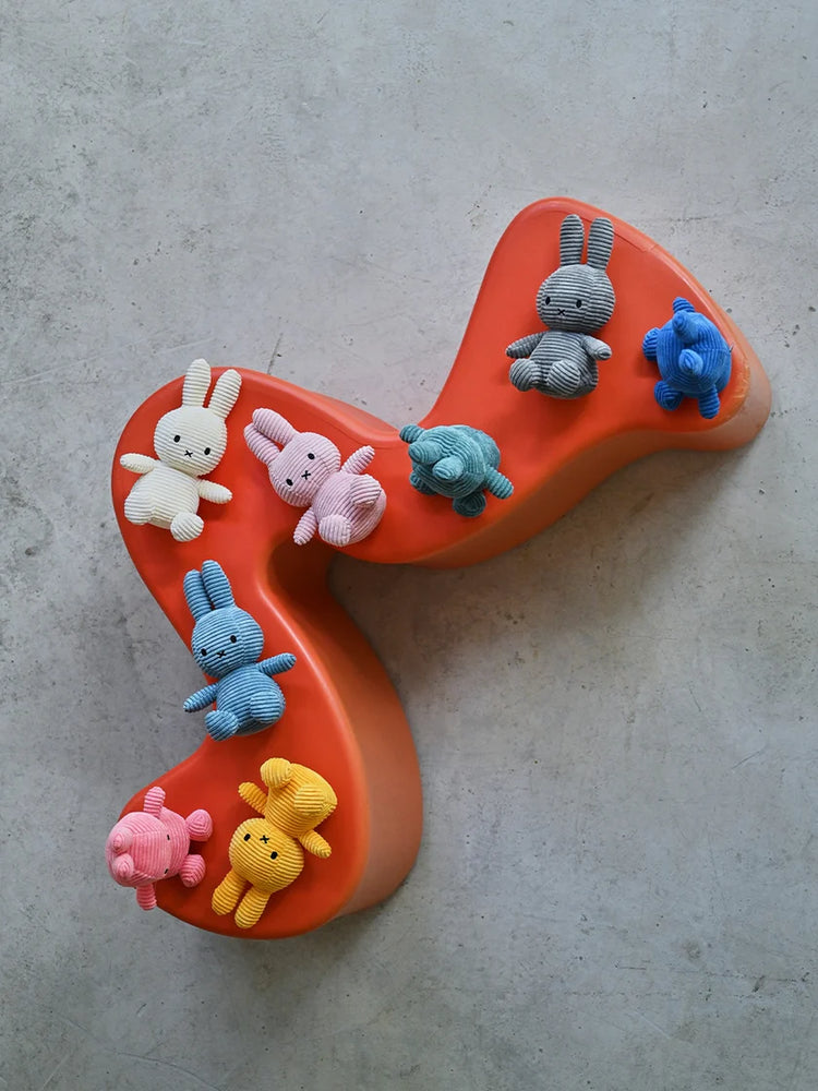 
                      
                        Nijntje Corduroy 23cm-offwhite
                      
                    