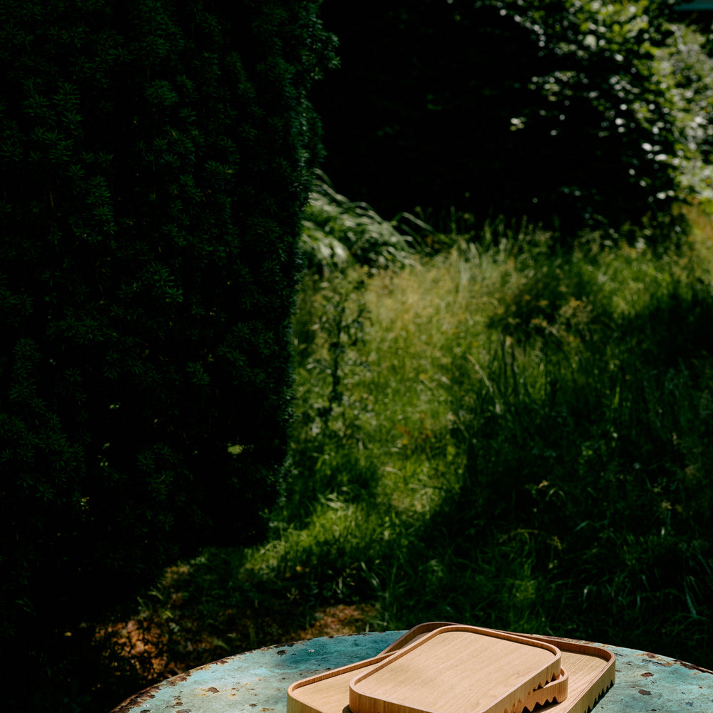 
                      
                        Dienblad Serving Tray M-natural wood
                      
                    