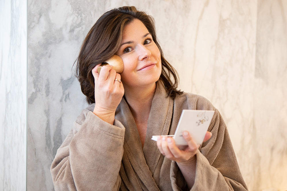 
                      
                        Compact Mineral Foundation-light
                      
                    