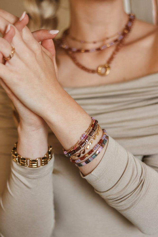 
                      
                        Armband Half Heart-gold
                      
                    