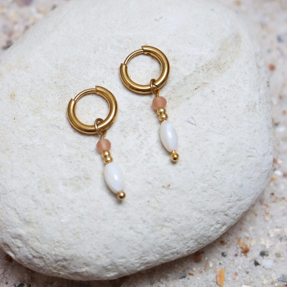 
                      
                        Oorbel Single Hoop White Drop-gold
                      
                    
