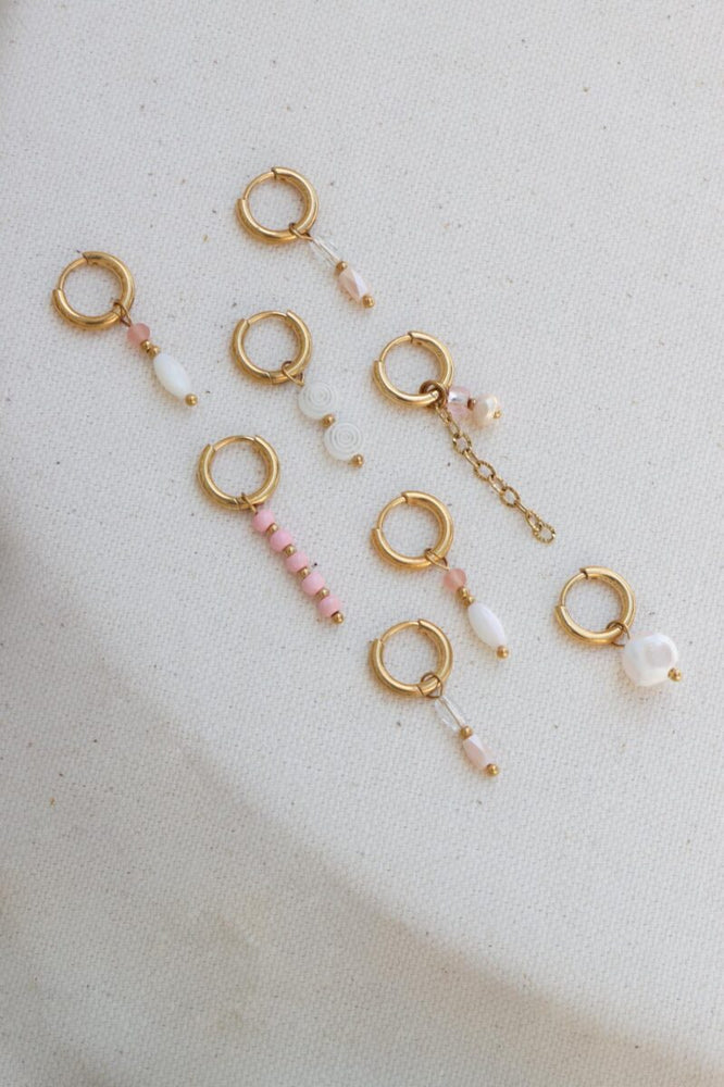 
                      
                        Oorbel Single Hoop White Drop-gold
                      
                    
