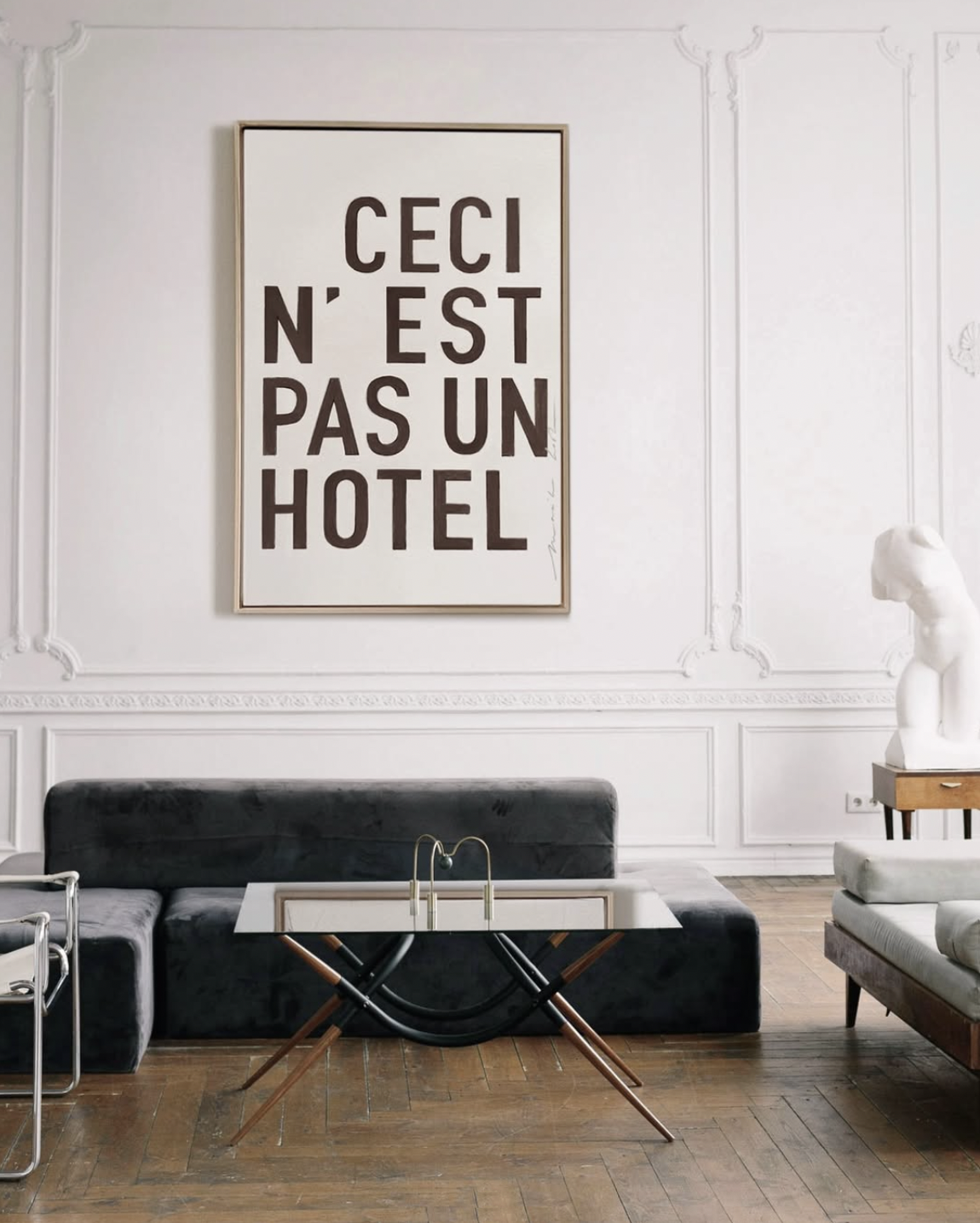 Art Print + Premium Frame 'Hotel'-black/natural oak