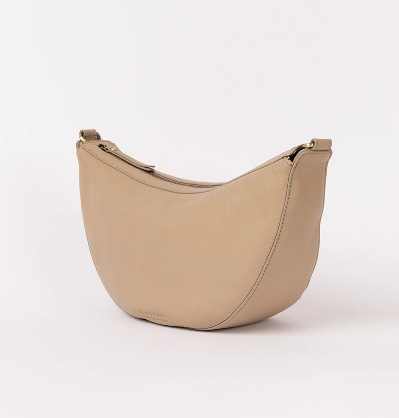 
                      
                        Leo Bum Bag Twisted Handle-Sand (Soft Grain leather)
                      
                    