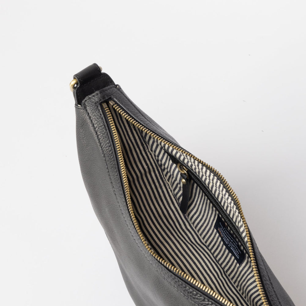 
                      
                        Leo Bum Bag Twisted Handle-Black (Soft Grain leather)
                      
                    