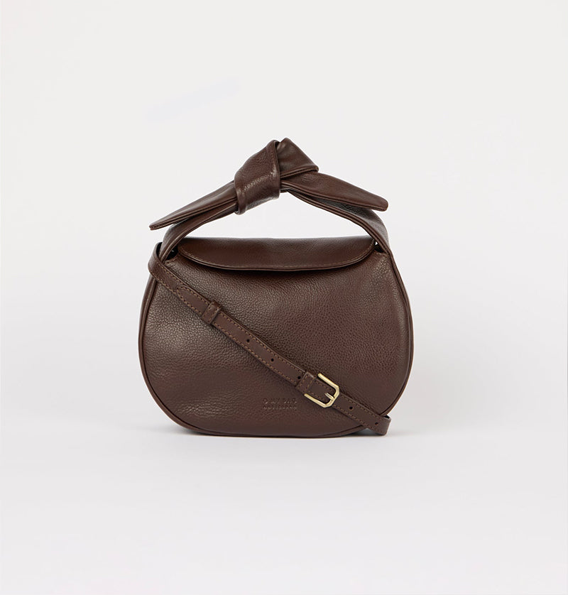 
                      
                        Handtas Coco Croissant-chocolate (soft grain leather)
                      
                    