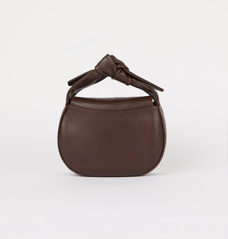 
                      
                        Handtas Coco Croissant-chocolate (soft grain leather)
                      
                    