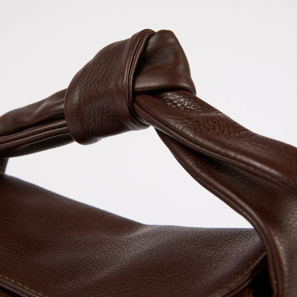 
                      
                        Handtas Coco Croissant-chocolate (soft grain leather)
                      
                    