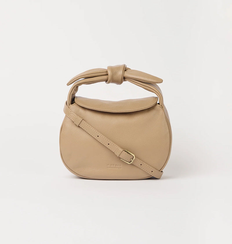 Handtas Coco Croissant-wild oak (soft grain leather)