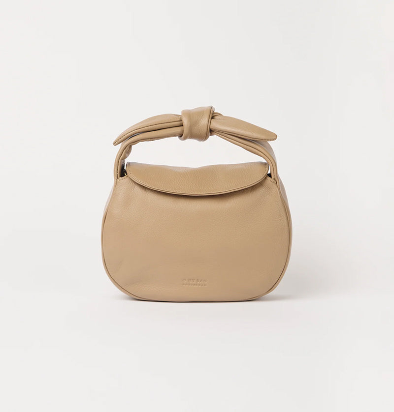 Handtas Coco Croissant-wild oak (soft grain leather)