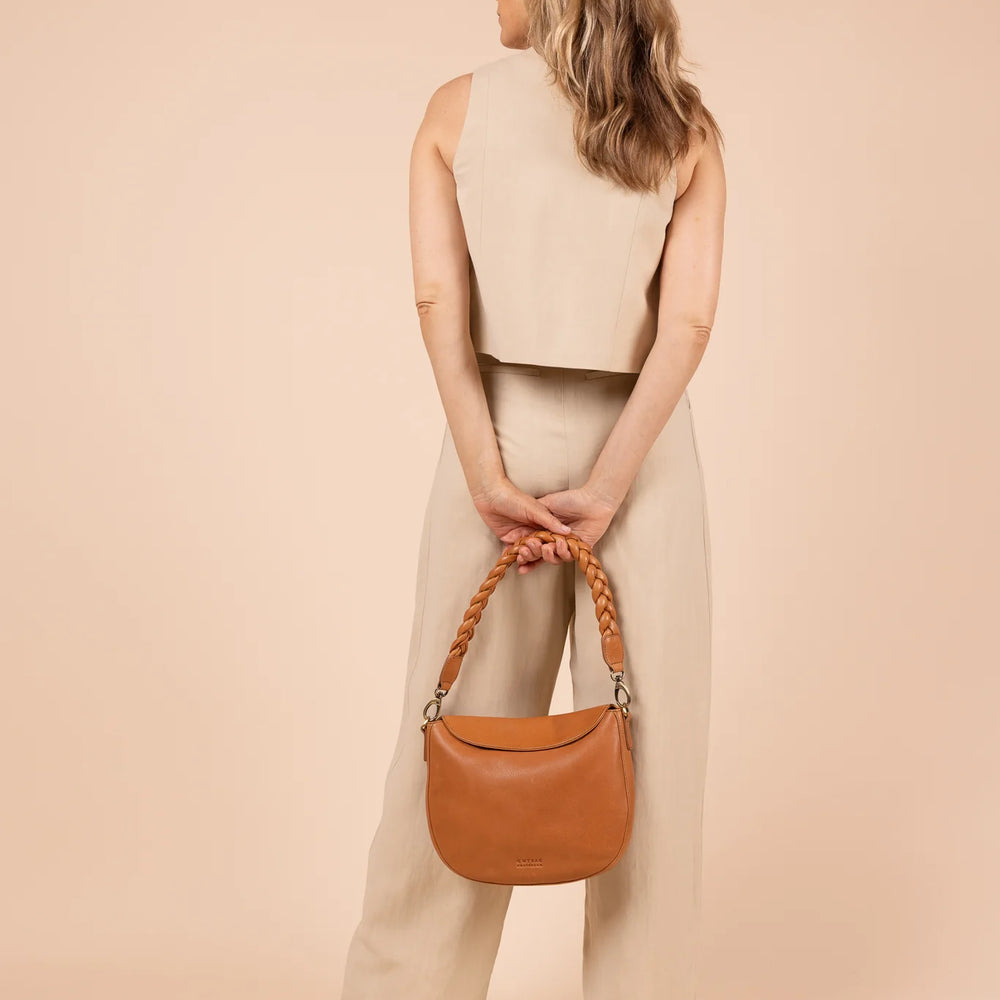 
                      
                        Handtas Lana / 2 Straps-wild oak (soft grain leather)
                      
                    