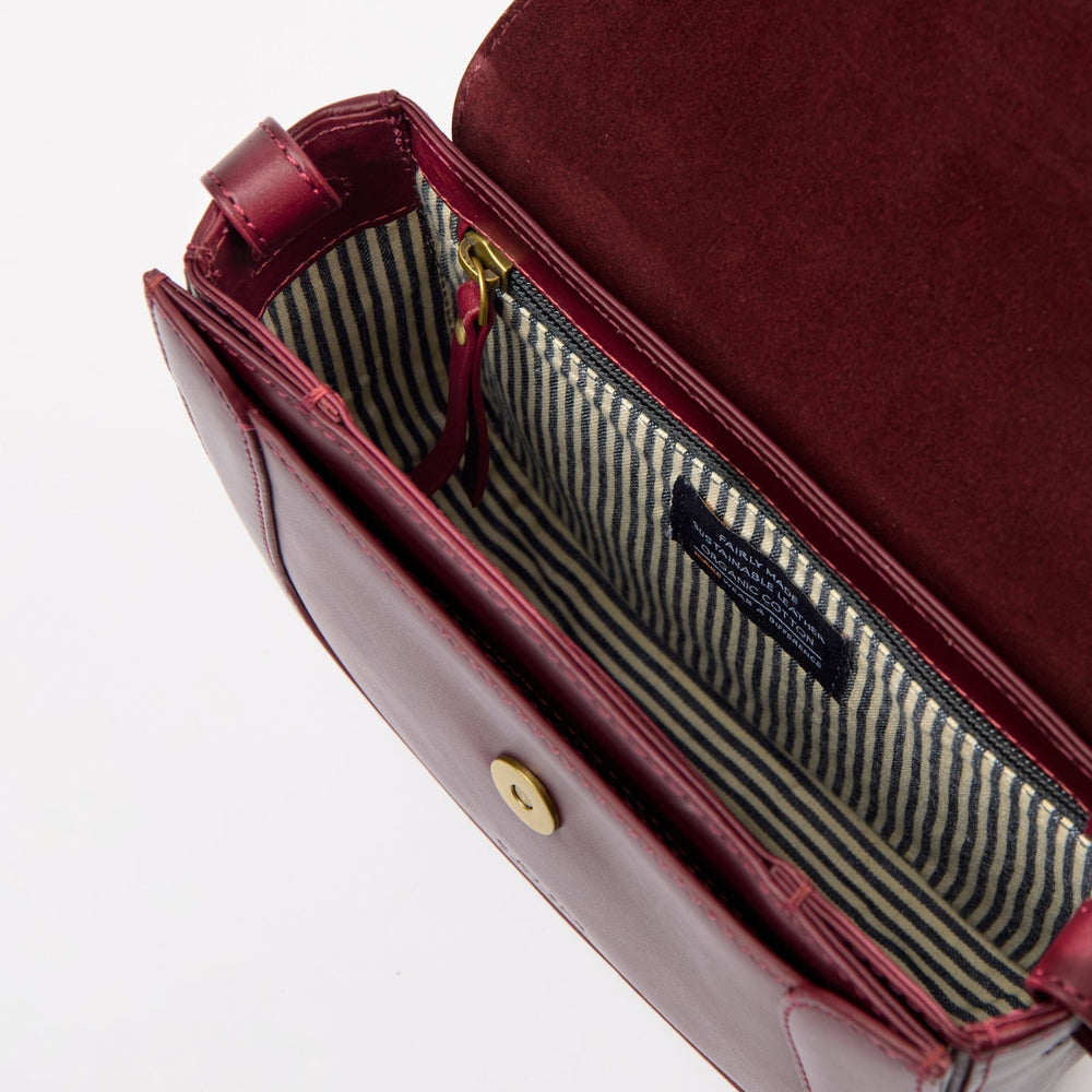 
                      
                        Handtas Nina-cherry (classic leather)
                      
                    