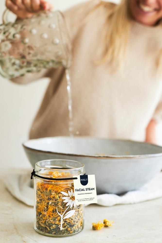 
                      
                        Pineut Wellness DIY Facial Steam Kamille & Pepermunt
                      
                    