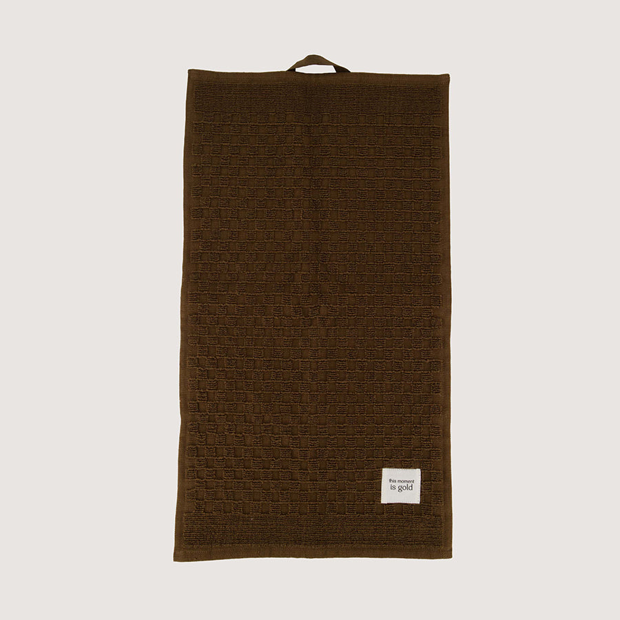 Gastendoekje 'This moment is gold'-brown