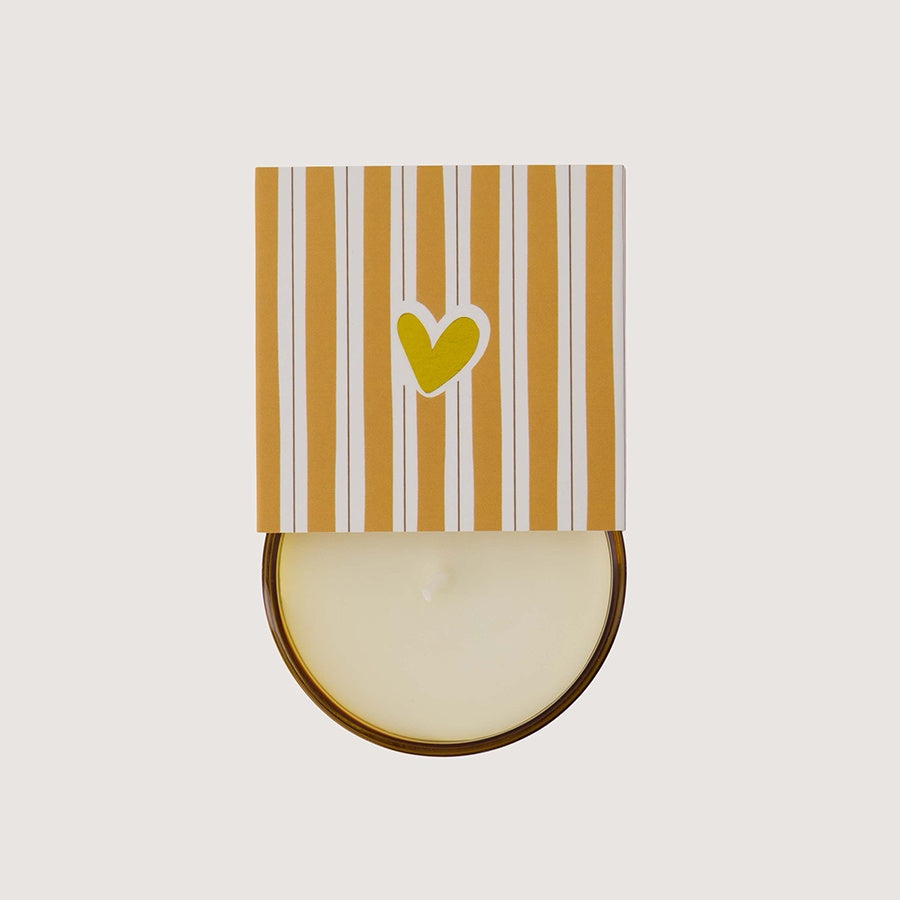 Geurkaars in wikkel 'Cool mom club'-oker/rood